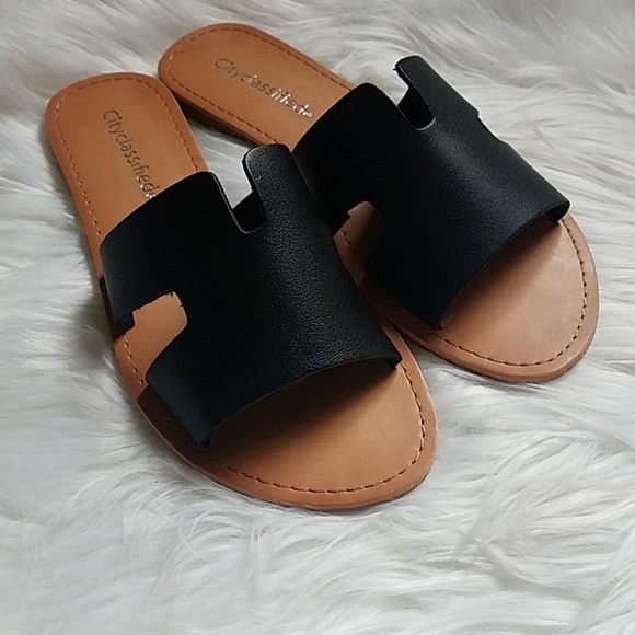 Black Open Toe Cutout Flat Sandal - Picture 4 of 6
